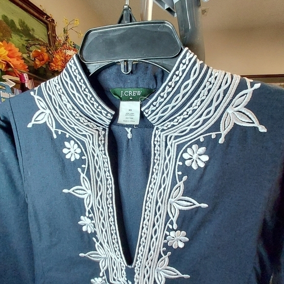 J.Crew tunic top embroidered XS Navy - Picture 9 of 10